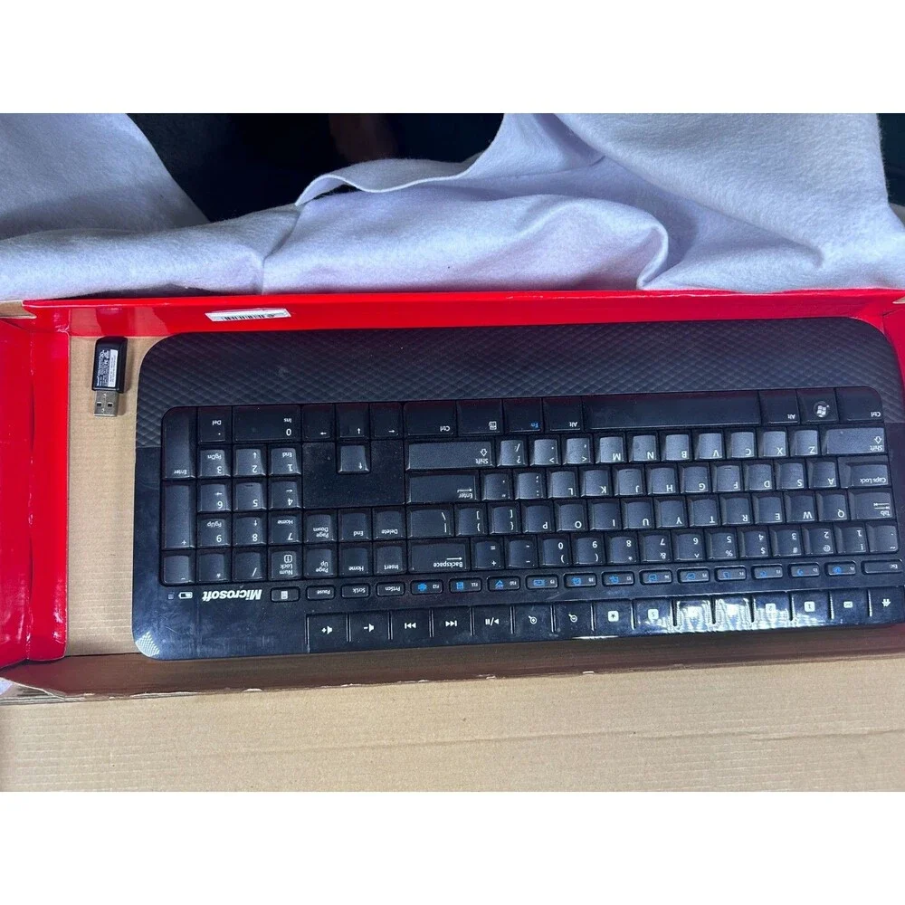 Microsoft Wireless Desktop 2000 Keyboard USB Receiver Model 1477 No Mouse